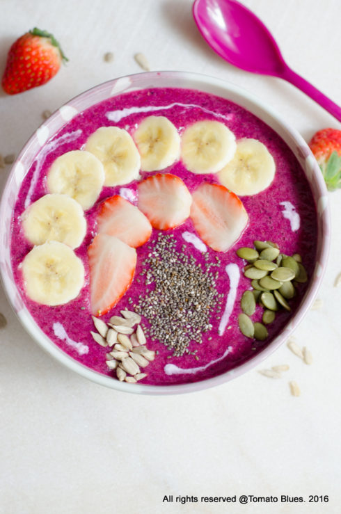 dragon fruit smoothie bowl