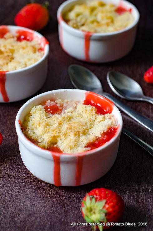 strawberry crumble