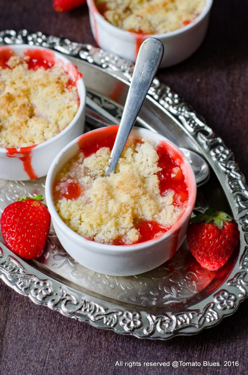 strawberry crumble