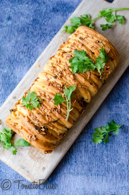 Cheesy Garlic Herb Pull Apart Bread