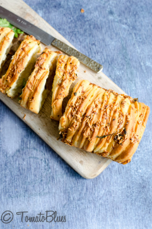 Cheesy Garlic Herb Pull Apart Bread