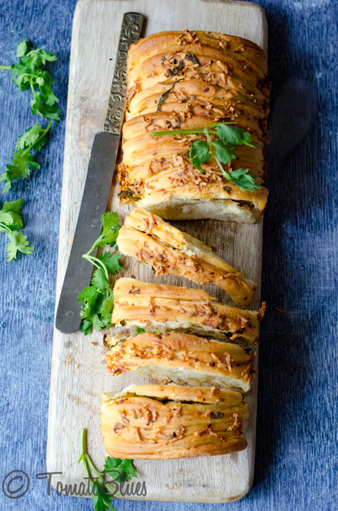 Cheesy Garlic Herb Pull Apart Bread