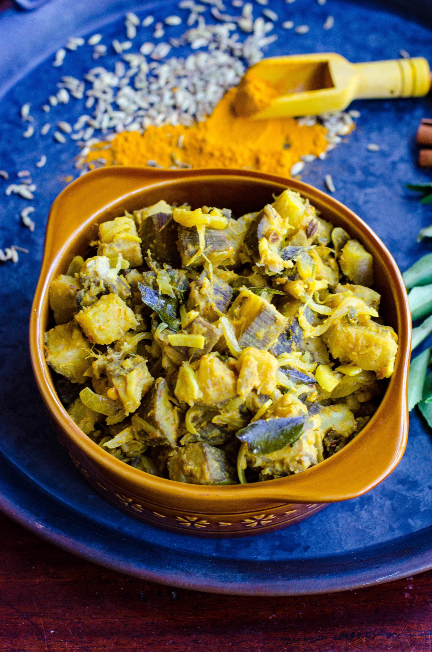 vazhakkai chili served in a brown bowl