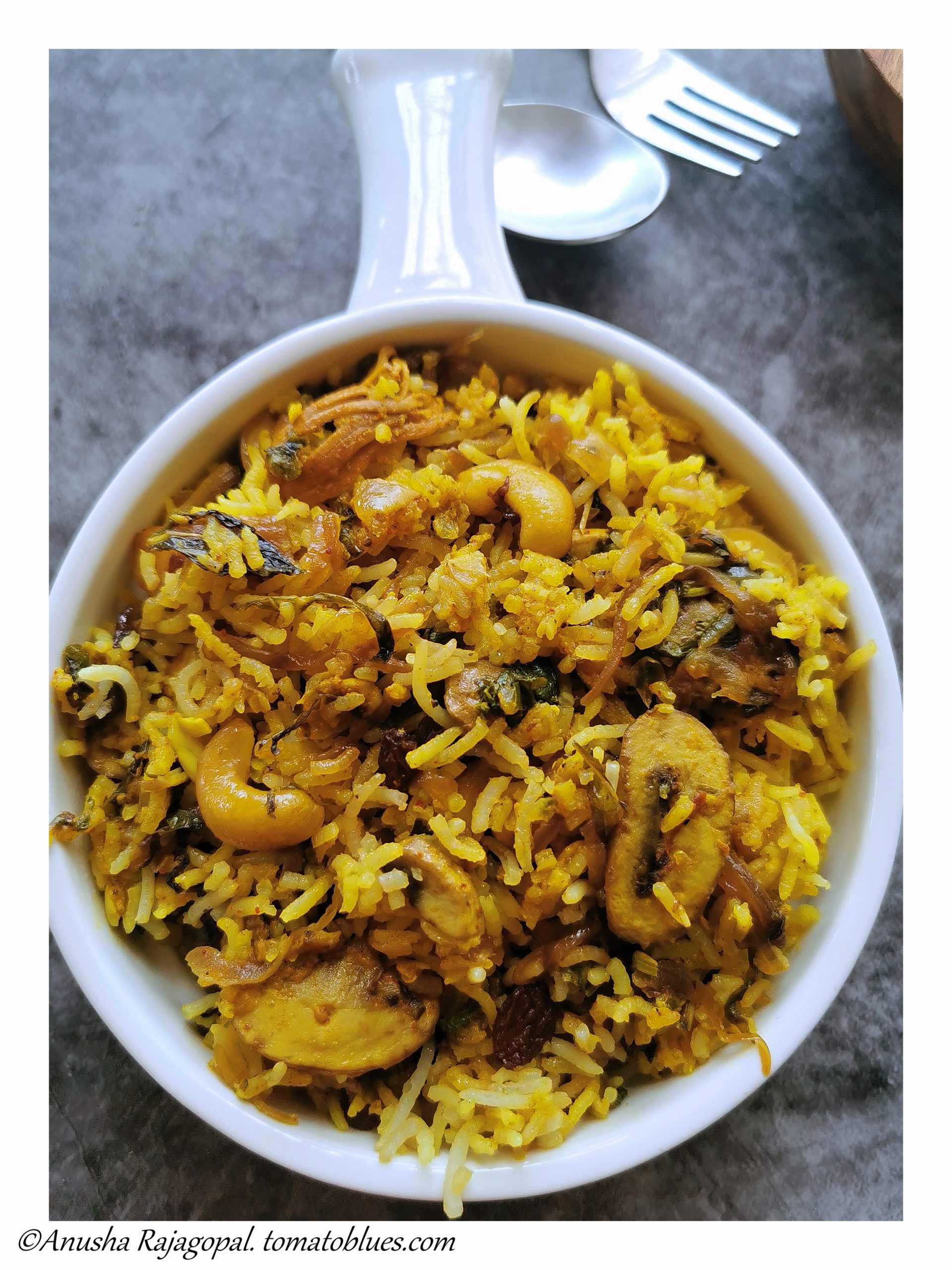 Mushroom Dum Biriyani Recipe Video Tomato Blues