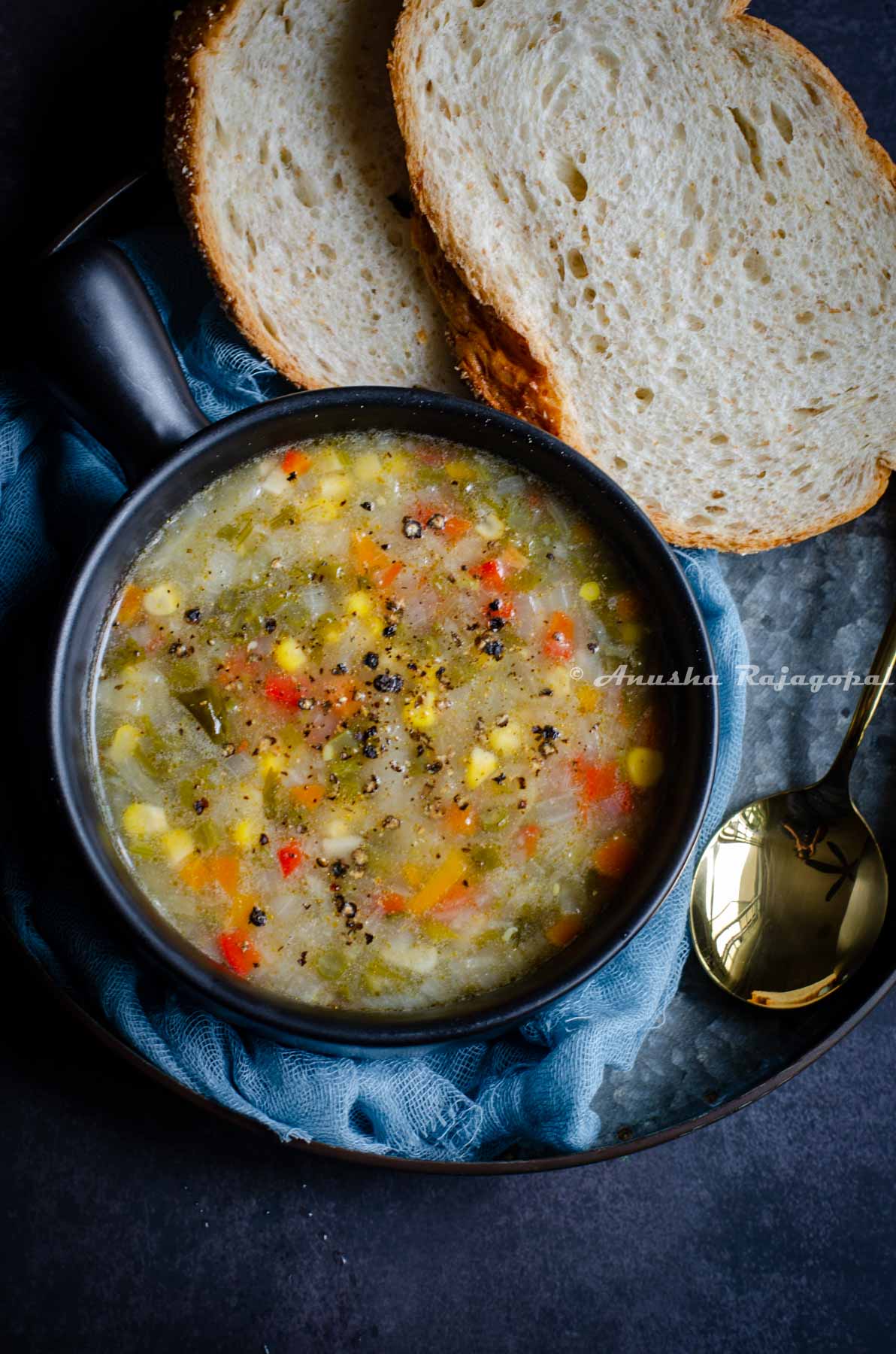 https://www.tomatoblues.com/wp-content/uploads/2022/11/Easy-Instant-Pot-Vegetable-Soup-2.jpg